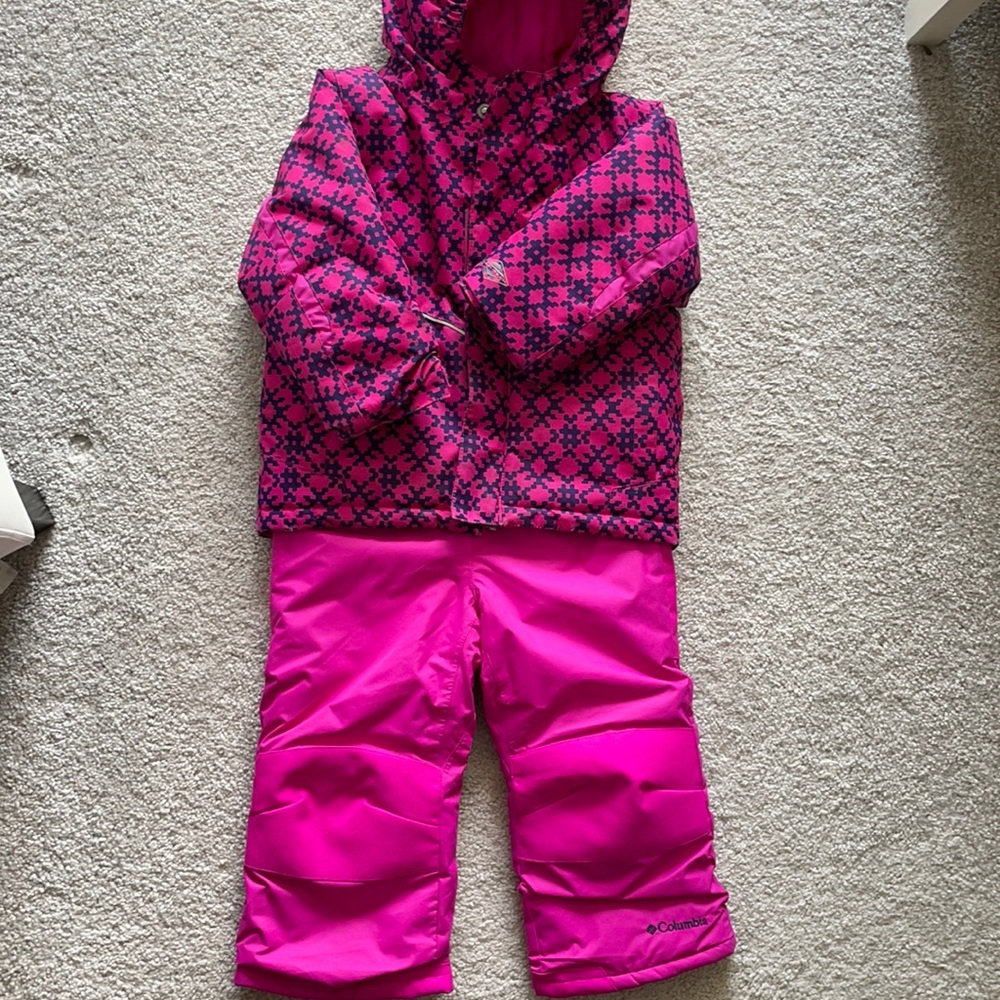 Columbia Girls snow suit with bib!!! Size 3T